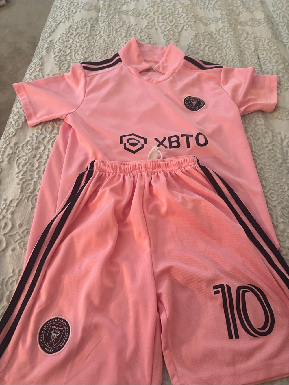 Messi, club Miami, Pink Athletic Short Set with Logo girls age 10-12 - Picture 3 of 6